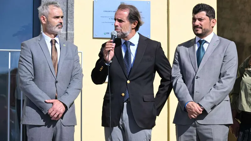 Miguel Albuquerque falava esta manhã durante uma visita à antiga Escola do Porto da Ribeira, no Campanário, que prevê a criação de seis fogos de habitação social.