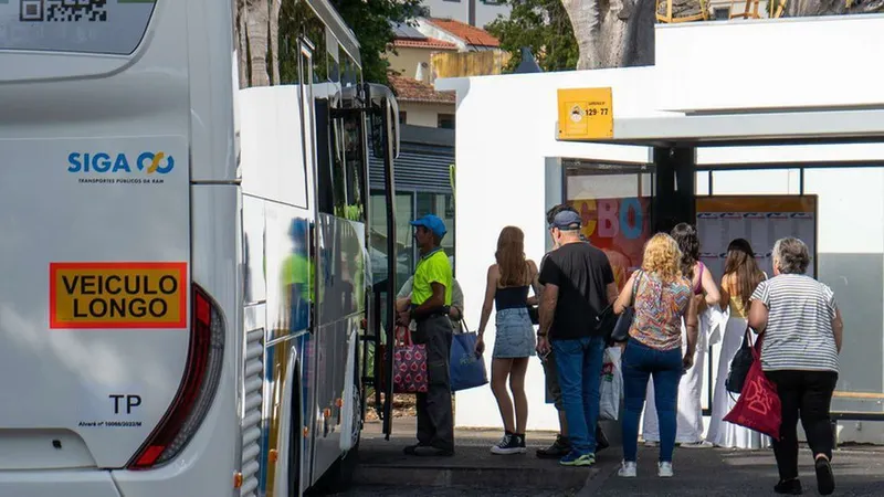 As carreiras 56 (Santana), 103 (Arco de São Jorge) e 138 (São Jorge) vêem os seus itinerários alterados temporariamente.&nbsp;