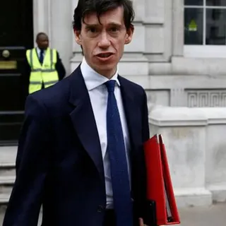 Ministro Rory Stewart também se demite após eleição de Boris Johnson.