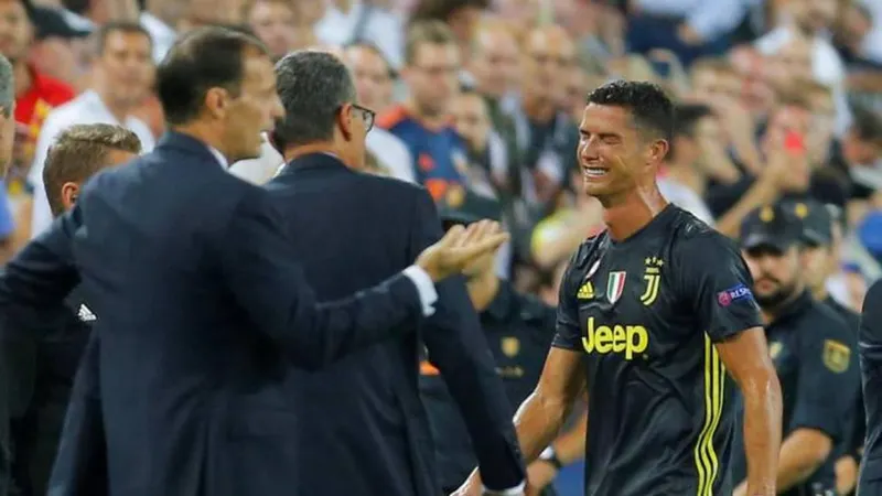 CR7 abandonou o jogo em lágrimas. Foto REUTERS