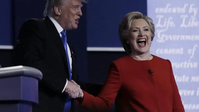 Donald Trumpe Hillary Clinton têm novo debate marcado para o dia 19.  Foto EPA/Peter Foley