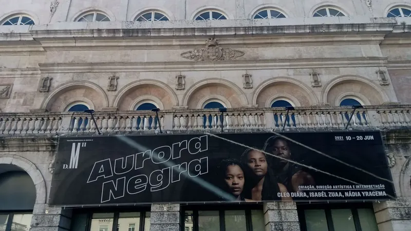 Aurora Negra, espectáculo das actrizes Isabél Zuaa, Cléo Diara, Nádia Yracema&nbsp;
