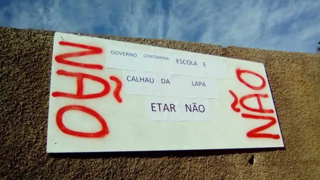 Cartaz afixado no início da semana já foi retirado