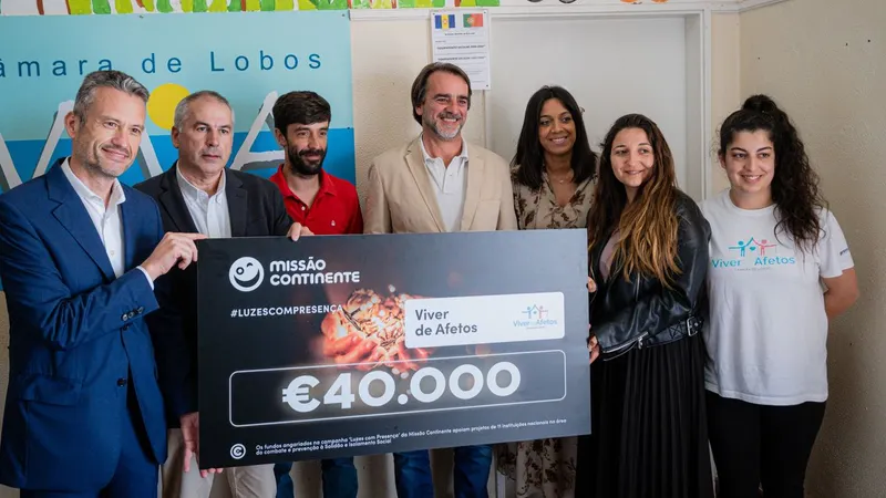 O momento contou com a presença da responsável pelo projecto
Viver d’Afetos da<b> </b>Câmara de Lobos VIVA, Dra. Tracey Vieira e do Diretor
de Operações da Madeira do Continente, José Carlos Salvado.