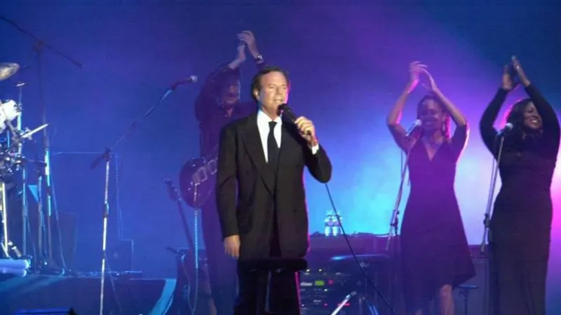 Julio Iglesias deu um espectáculo na Madeira em 2004.