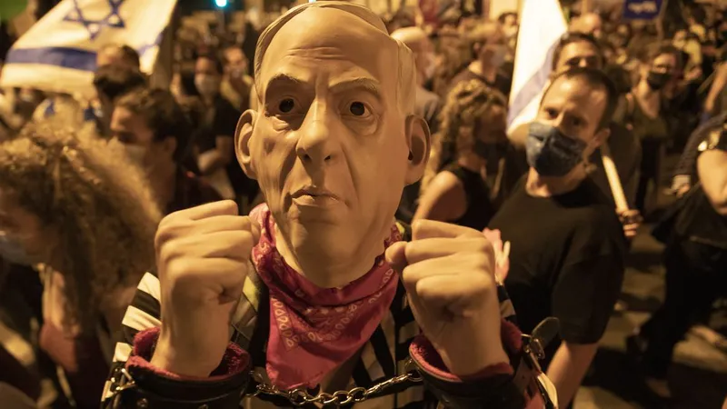 Netanyahu tem sido alvo de fortes críticas e protestos nas ruas de Israel.