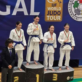 Lara Medeiros no 3.º lugar.
