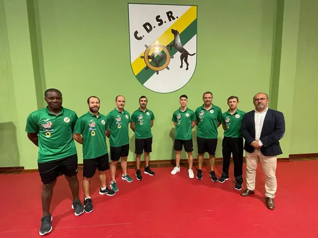 A equipa do CD São Roque que disputou o primeiro jogo no passado dia 18.&nbsp; Foto DR/CD São Roque