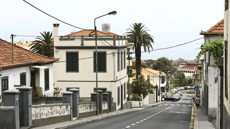Rua do Til