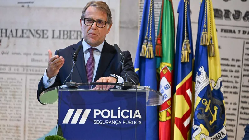 Luís Neves garantiu que o Governo está "totalmente solidário com todos os autarcas", considerando que os seus "pedidos são legítimos".