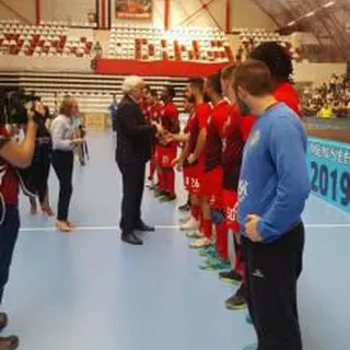 Madeirenses recebem medalha.  Foto Herberto Duarte Pereira