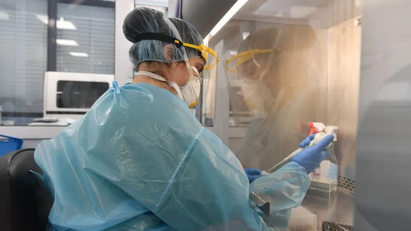 Neste momento, os passageiros que viagem para a Madeira apenas podem fazer o teste de despiste da Covid-19 gratuitamente num laboratório, em Lisboa.