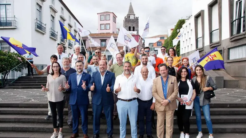 Magna Costa, em baixo à esquerda na foto, já foi militante do PSD.&nbsp; Foto Arquivo/DR/Chega