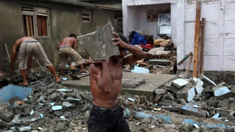 As imagens comprovam a força do furacão.    Foto EPA/Alejandro Ernesto