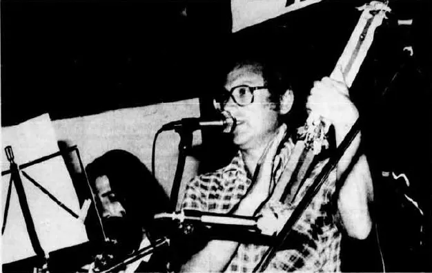 Espectáculo no Parque Santa Catarina, em 1980, com Júlio Pereira. FOTO TOLENTINO NÓBREGA