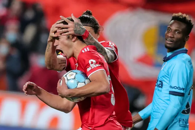 Henrique Araújo festejou de forma efusiva o golo da 'estreia'.