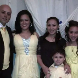 Roberto Carlos da Silva juntamente com a mulher e os filhos. Foto Facebook
