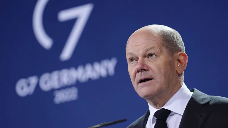 O chanceler Olaf Scholz de um governo de coligação com pontos de vista diferentes na matéria.&nbsp; &nbsp;Foto&nbsp; EPA/Kay Nietfeld /POOL