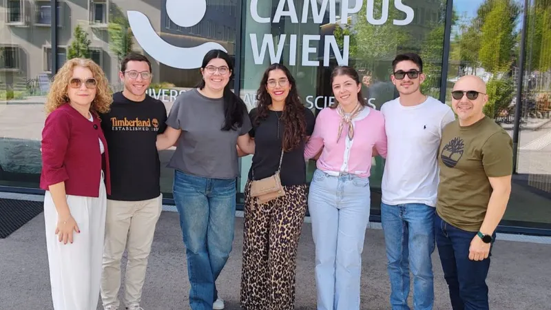 Da esquerda para a direta: prof. Noélia Pimenta, Guilherme Santos, Ana Jardim, Isabel Henriques, Sara Ascenção, Marco Silva e prof. David Sousa