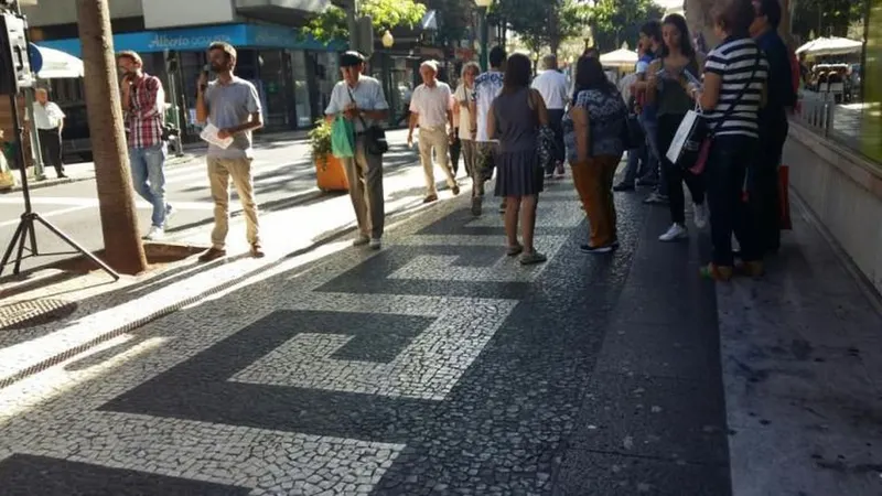 Ricardo Lume esteve esta manhã em contacto com os eleitores no Funchal. Foto DR