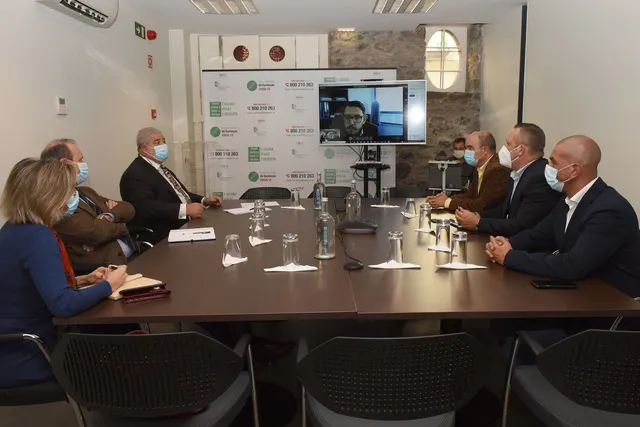 Outro dos assuntos abordados na reunião prendeu-se com a importância de promover formação aos profissionais de táxi na área dos primeiros socorros.