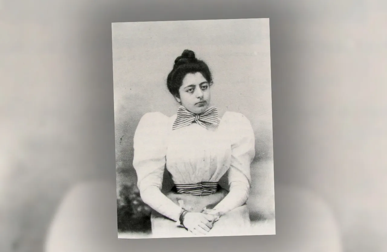 Retrato de Joana Abudarham cerca de 1897. (Atribuição: Photographia-Museu Vicentes)