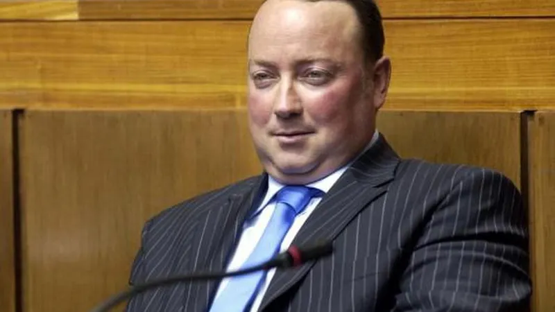 O líder de bancada do PS defende que a subida do partido previstas nas sondagens para as eleições legislativas “pode ser um bom indicador”.