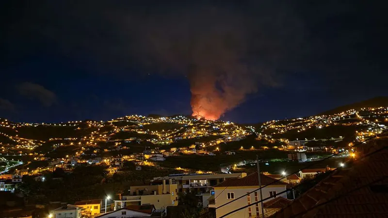 Incêndio que deflagrou no mesmo local a 30 de Agosto