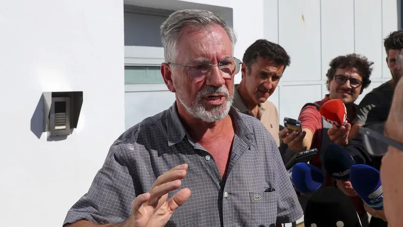 Armando Vara à saída da prisão de Évora em 2021