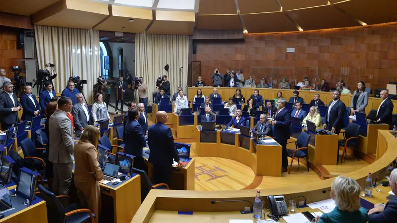 Menos de 24 após a aprovação em Assembleia Legislativa já foi oficializada no Diário da República.&nbsp; &nbsp;Foto Rui Silva/Aspress