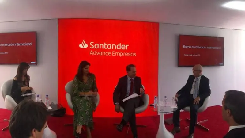 Painel ‘Negócio Internacional e Fundos Comunitários’ com Patrícia Dantas, Jorge Faria e Elsa Fernandes, e moderador Pedro Correia.