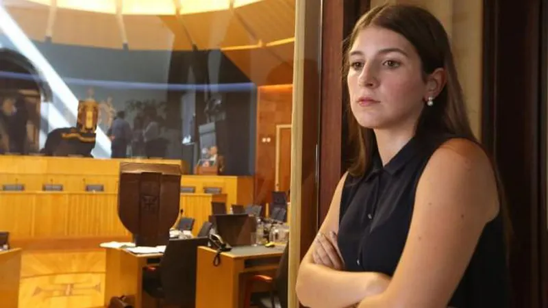 A líder do PTP defende que “há um receio de dizer o voto pelo telefone”.