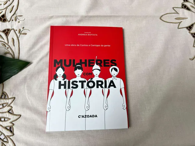 "Para cada conto, uma música. Para cada música, uma história", pode ler-se na obra. 