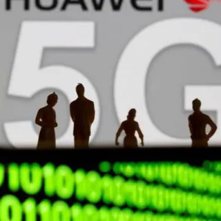 A Google e as principais empresas de tecnologia dos EUA começaram a suspender os negócios com o gigante chinês Wuawei, seguindo as directrizes do presidente norte-americano, Donald Trump. Fotos Reuters.