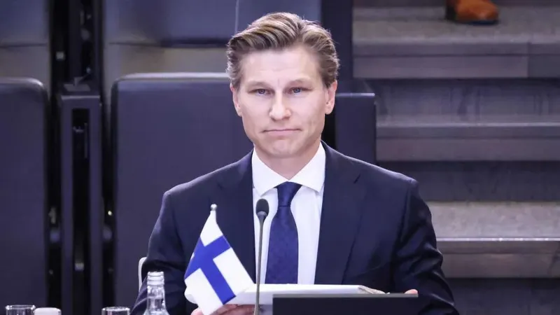 Ministro da Defesa finlandês, Antti Hakkanen