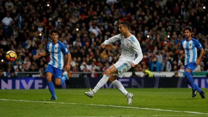 Ronaldo marcou na recarga a um penálti que tinha falhado e garantiu assim a vitória do Real Madrid por 3-2. FOTO Reuters
