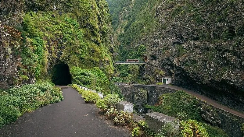 O turista terá iniciado o percurso junto à Ribeira do Inferno, na fronteira entre os concelhos de São Vicente e do Porto Moniz.