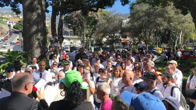 Benção de D. Nuno aos peregrinhos. Foto Diocese do Funchal