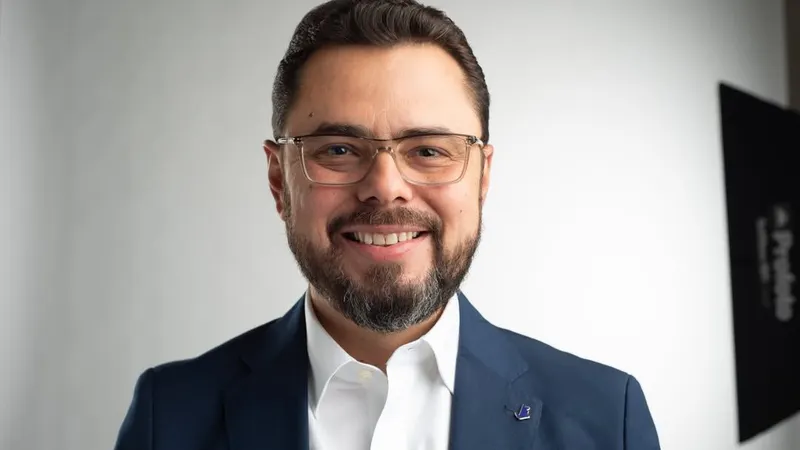 Antonio Ecarri.