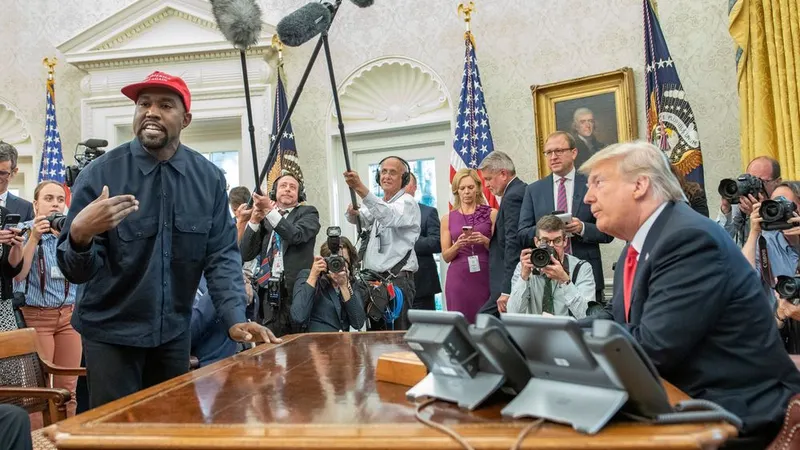 Kanye West é apoiante de longa data de Donald Trump.&nbsp; Foto&nbsp;Consolidated News Photos / Shutterstock.com