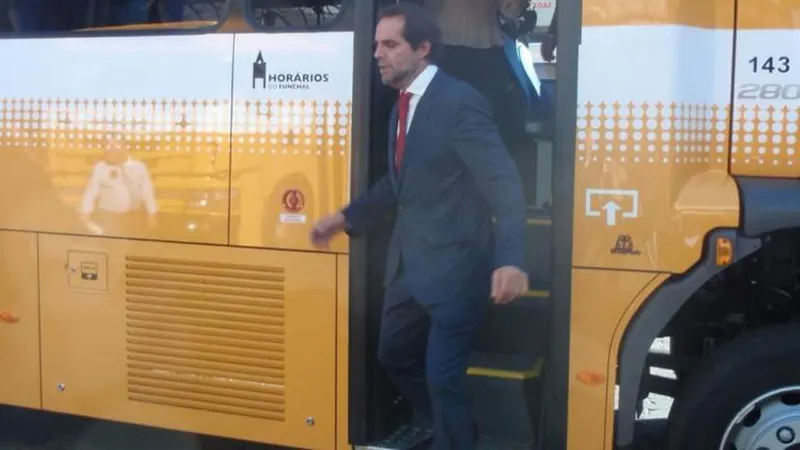 Miguel Albuquerque não aceita privatizar uma empresa pública como é a Horários do Funchal.