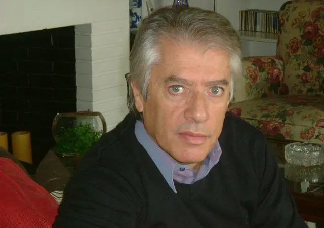 A mensagem é da autoria do escritor João de Melo.&nbsp;