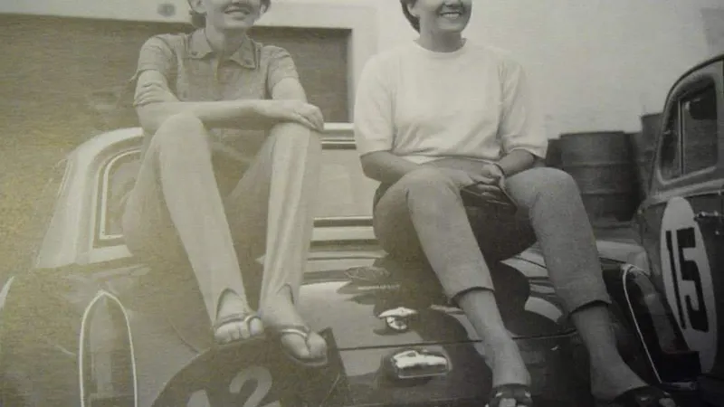 Zita Garton e a copiloto Guida Mendes Pereira, na Volta à Madeira de 1963, num MG Midget.