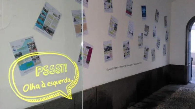 A exposição está patente à entrada da Secretaria Regional da Educação.