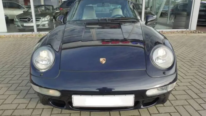 Um Porsche idêntico ao que foi agora leiloado.