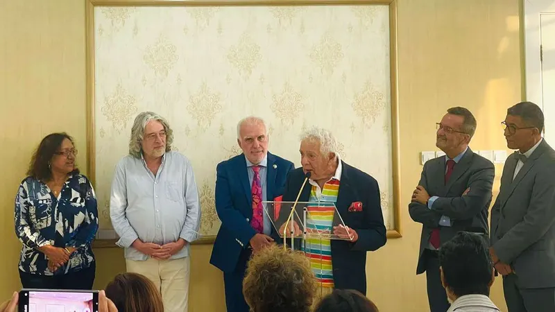 A última edição, que reuniu, durante quatro dias na cidade da Praia, em Santiago,  40 poetas de Cabo Verde, Açores, Madeira e Ilhas Canárias, teve também o patrocínio da Presidência da República de Cabo Verde. Foto Facebook
