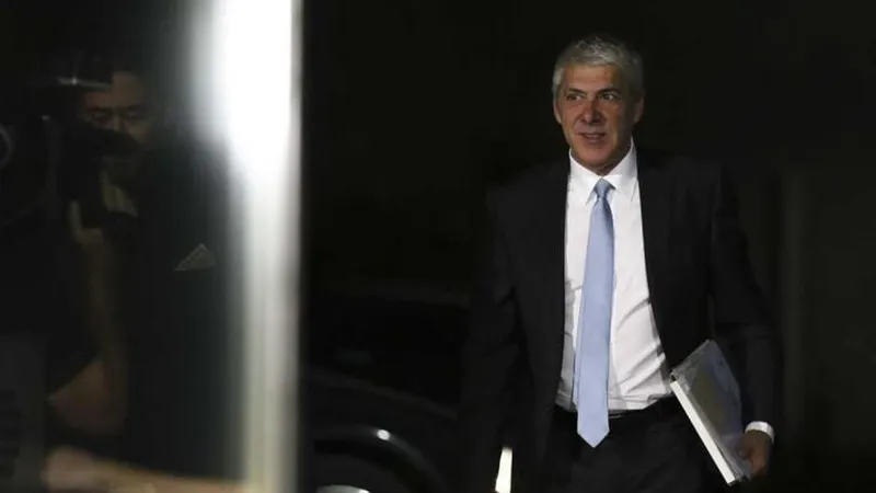 ‘O mal que deploramos -- O Drone, o Terror e os Assassinatos-Alvo’ é a obra do ex-primeiro ministro, acusado de 31 crimes no âmbito da Operação Marquês,