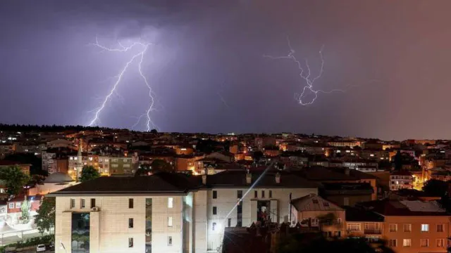Trovoada em Istambul na Turquia. Foto EPA