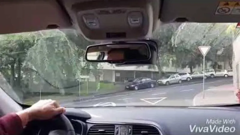 O carro da UBER cheiram a novo. Foi levantado ontem de manhã no porto do Caniçal.