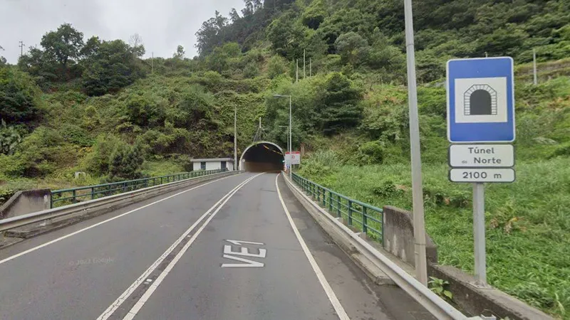 Limpeza do talude junto ao Túnel do Norte obriga ao condicionamento da circulação.&nbsp;